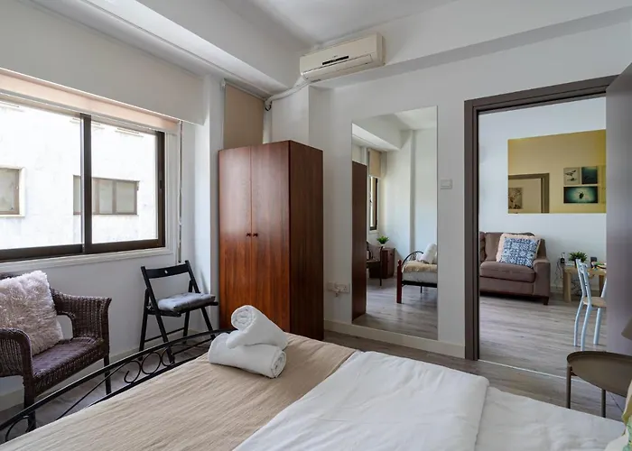 Eleni's 1-br In Center * Lárnaca