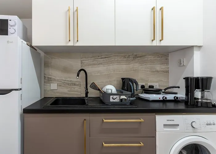 Eleni's 1-br In Center * Lárnaca